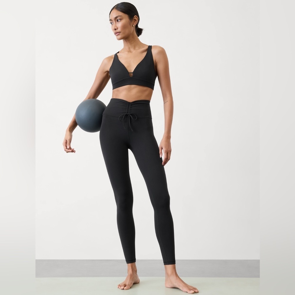 NWOT Athleta Ultra High Rise Elation Cinch Black Tight Size Medium.